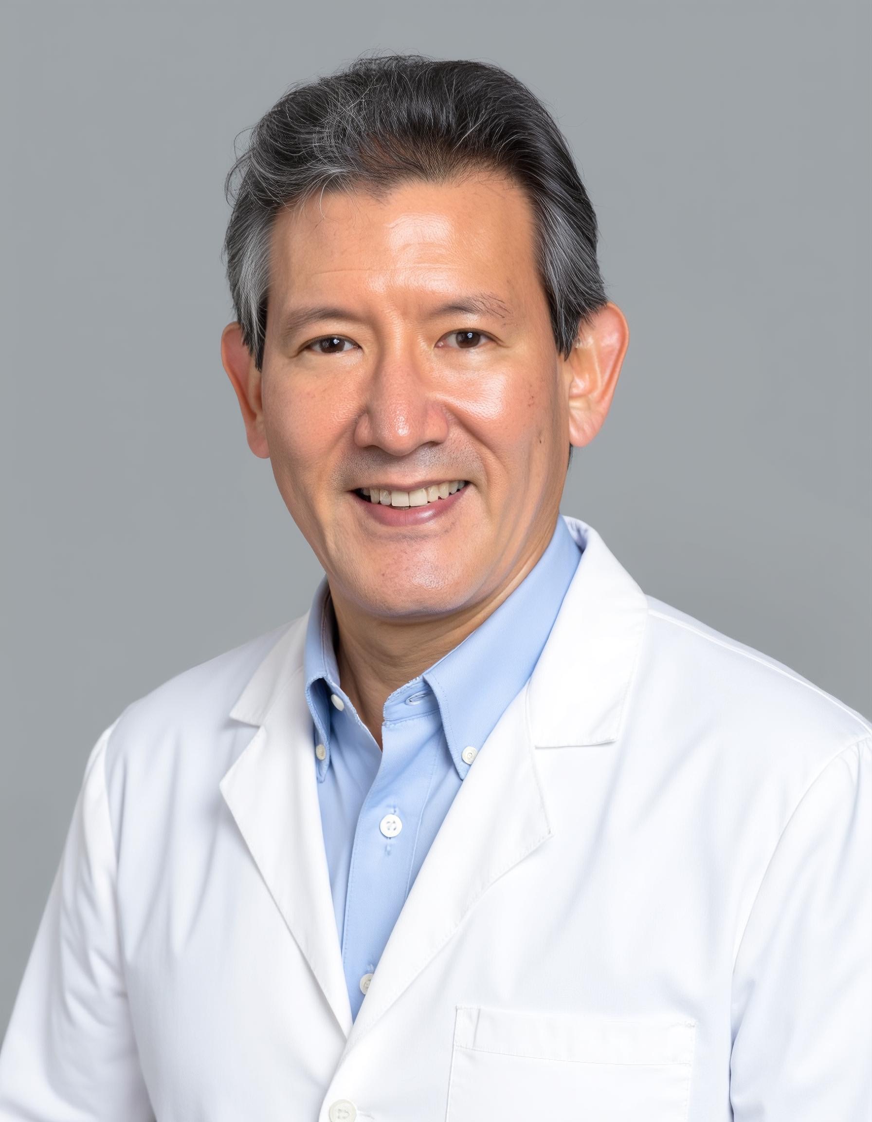 Dr. Manuel Len Yin — Médico Estético